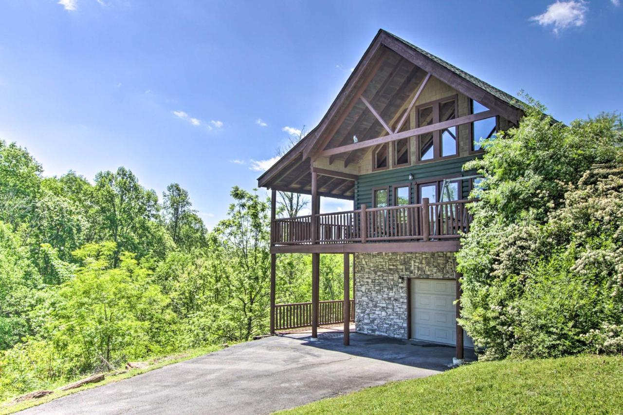 Idyllic Sevierville Cabin Deck And Smoky Mtn View! Exterior photo