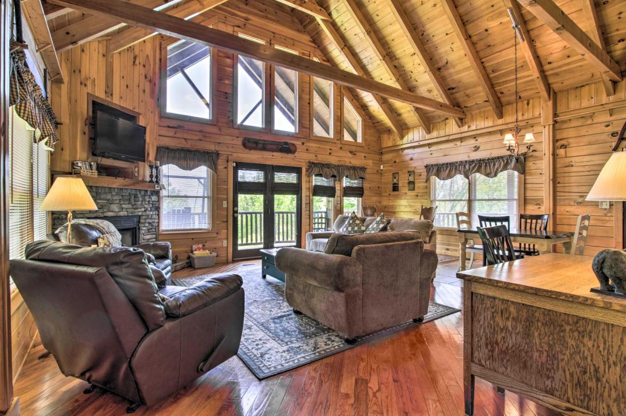 Idyllic Sevierville Cabin Deck And Smoky Mtn View! Exterior photo