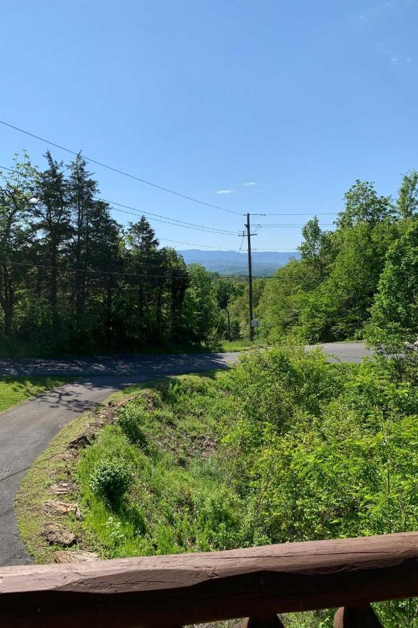 Idyllic Sevierville Cabin Deck And Smoky Mtn View! Exterior photo