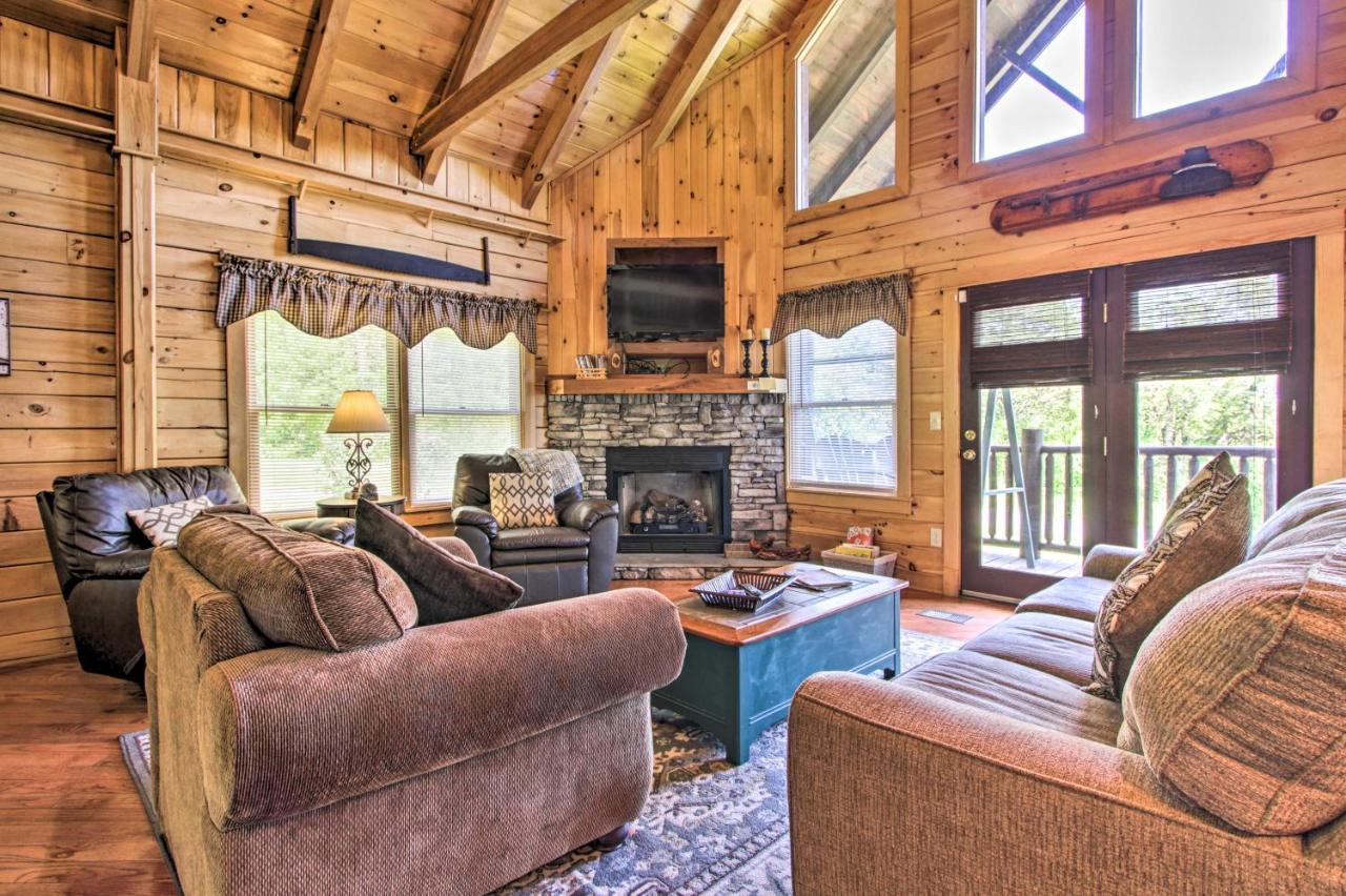 Idyllic Sevierville Cabin Deck And Smoky Mtn View! Exterior photo