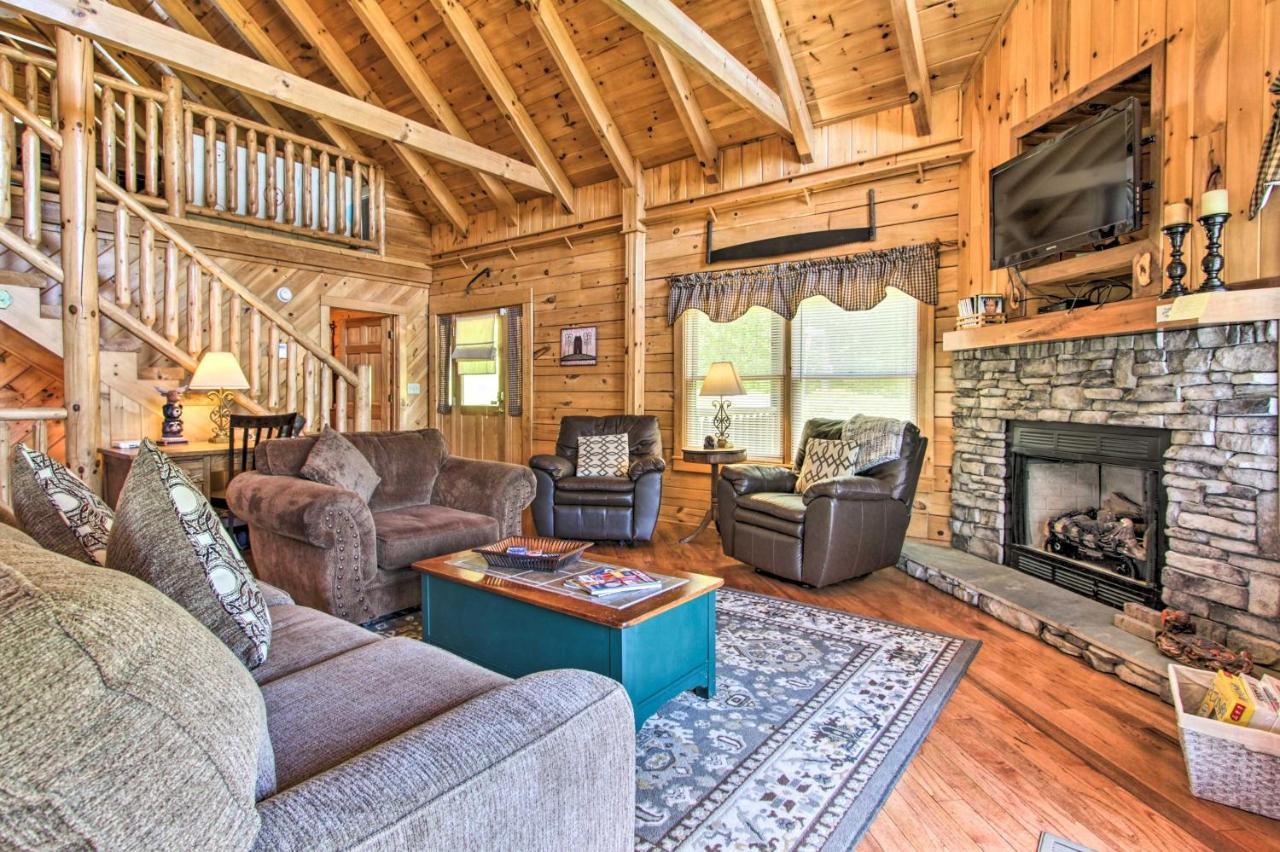 Idyllic Sevierville Cabin Deck And Smoky Mtn View! Exterior photo