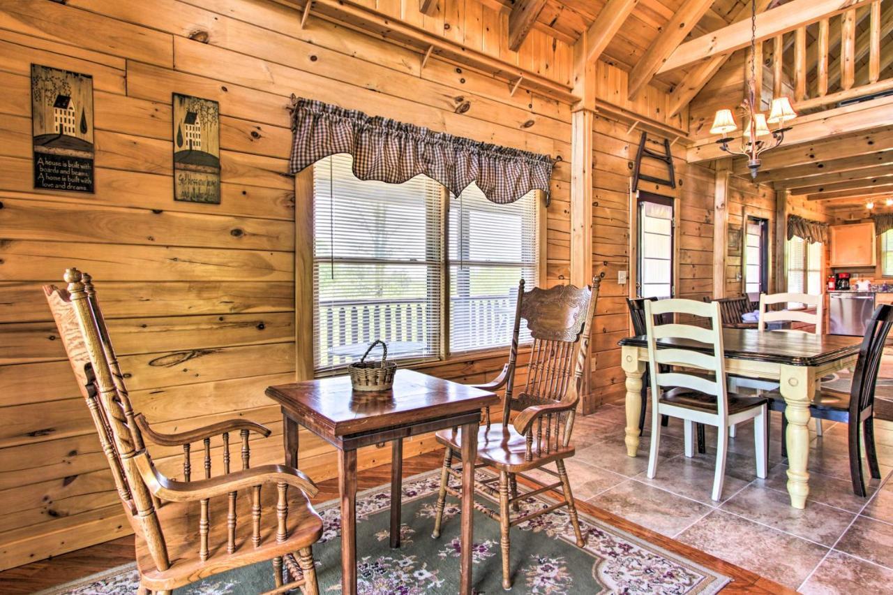 Idyllic Sevierville Cabin Deck And Smoky Mtn View! Exterior photo