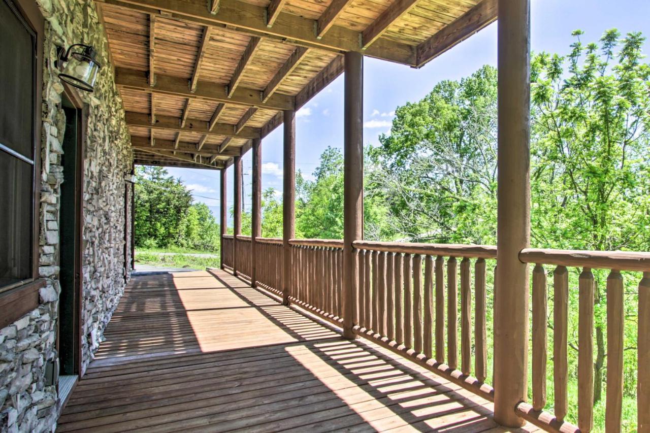 Idyllic Sevierville Cabin Deck And Smoky Mtn View! Exterior photo